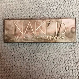 UD Naked Smoky palette